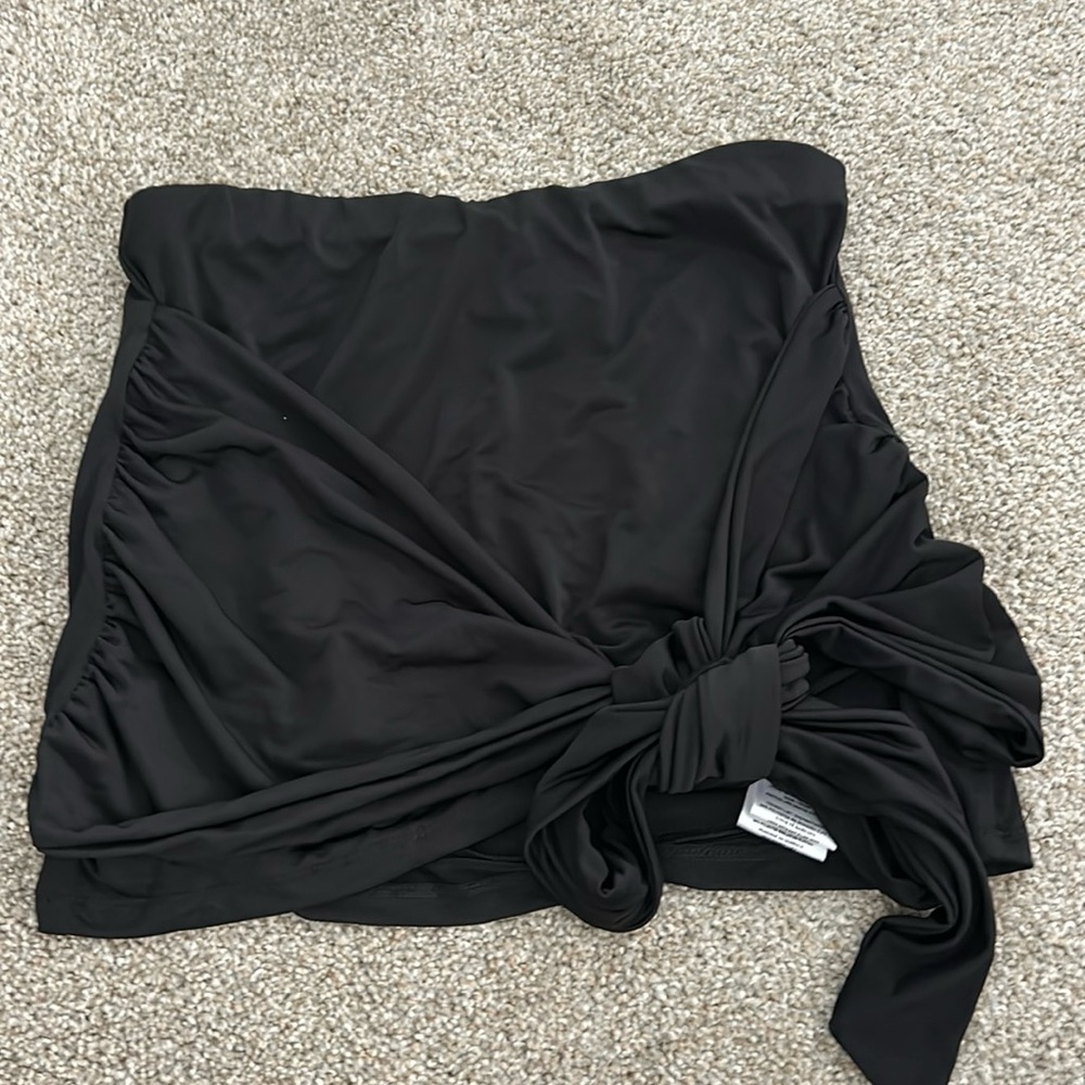 Black bow skirt